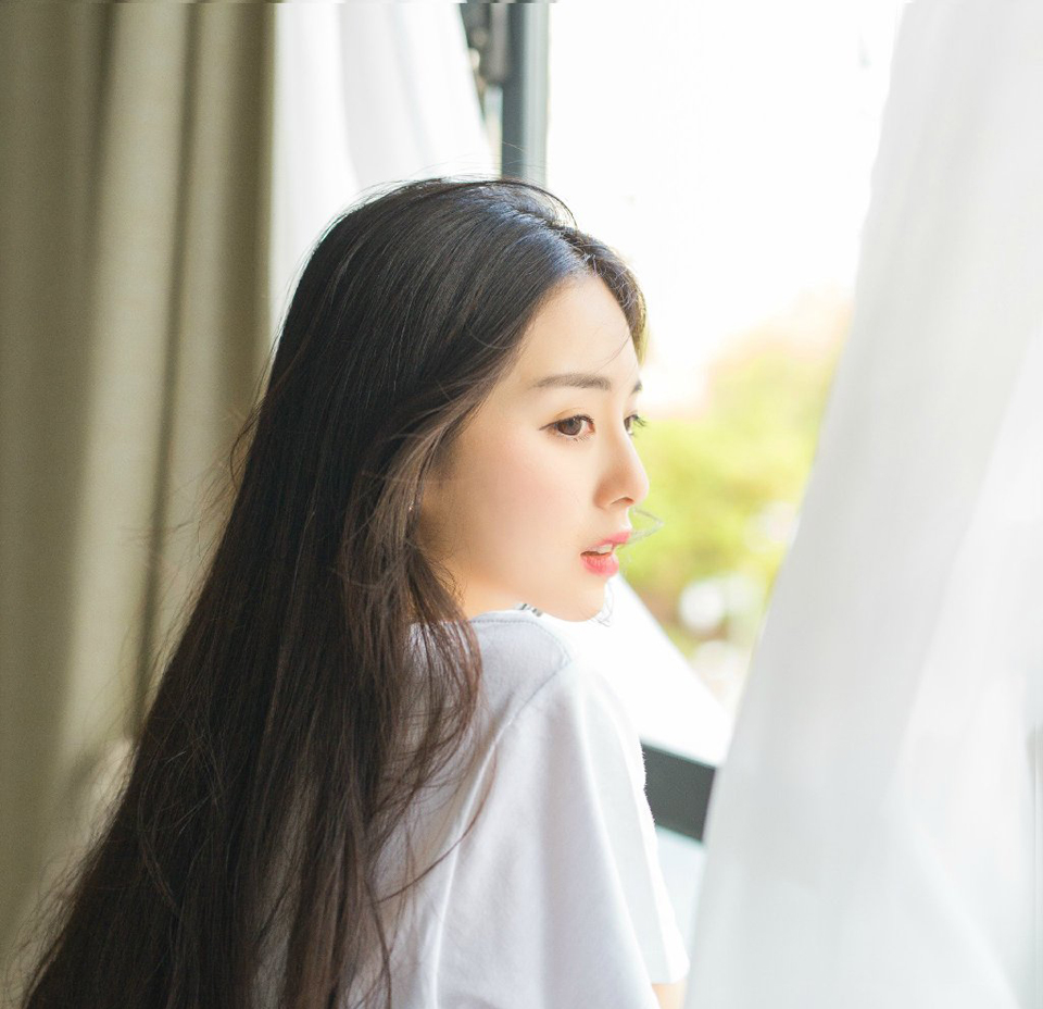 这种事情，庞统自然不会拿出来去打击人心，只是不断强调，吕布给提供的路，其实要比他们靠着田里面那点税赋要强太多，先给大家一个画饼，解决了后顾之忧，接下来的事情自然要好办许多。